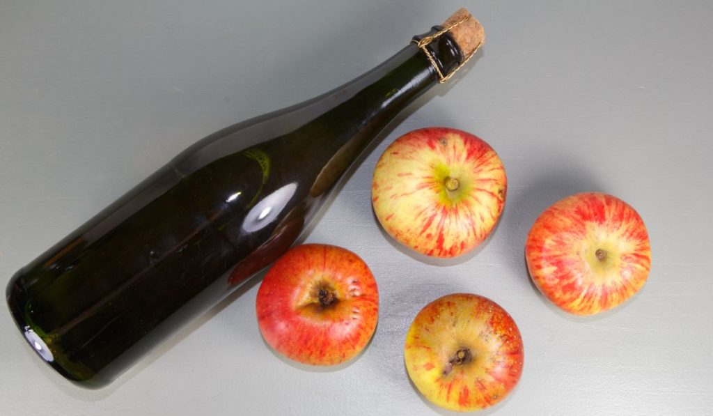 How Long to Bottle Condition Cider: Your Guide