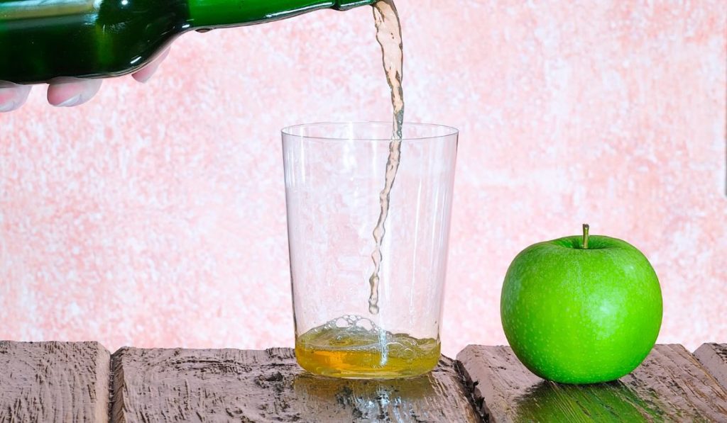 How Long to Bottle Condition Cider: Your Guide