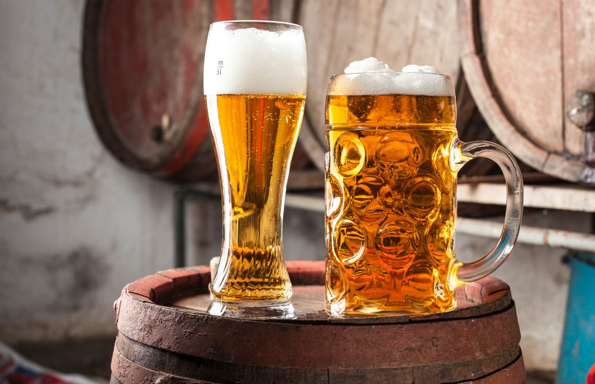 What is the difference between a lager and an ale?